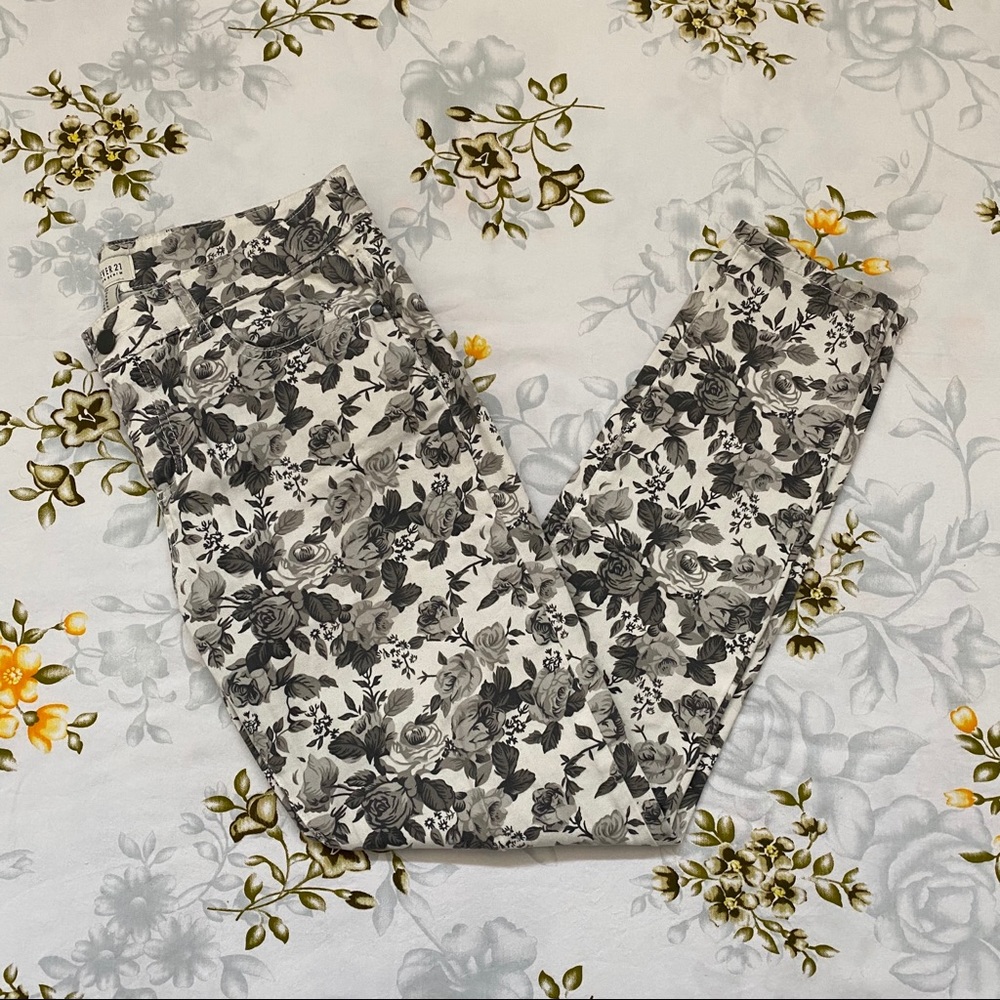 Forever 21 Size 28 Floral Jeans